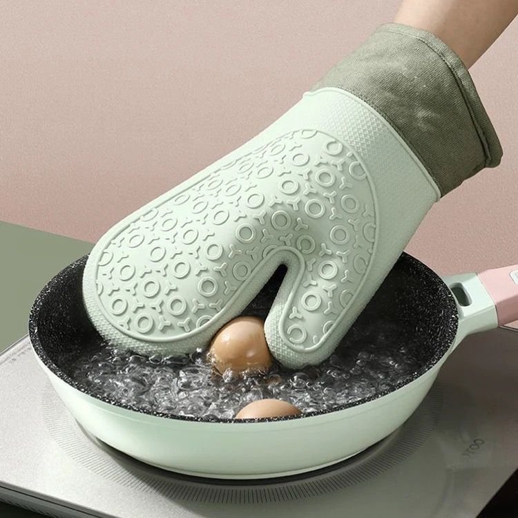 Silicone Mitten Set MOQ 120 per colour. FOB π¨π³ $1.00