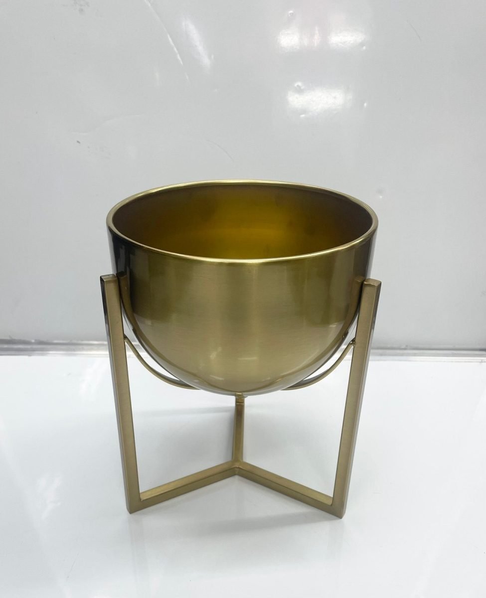 Metal flower vase